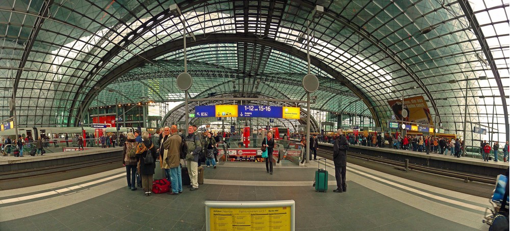 Berlin-Hauptbahnhof . Wer den Bogen überspannt