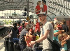 Berlin Hbf.: Fels in der Brandung