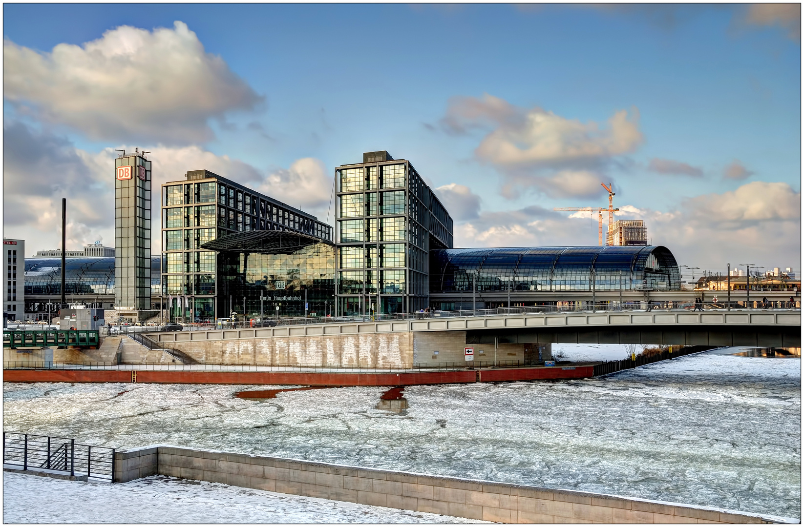 Berlin HBF On The Rocks