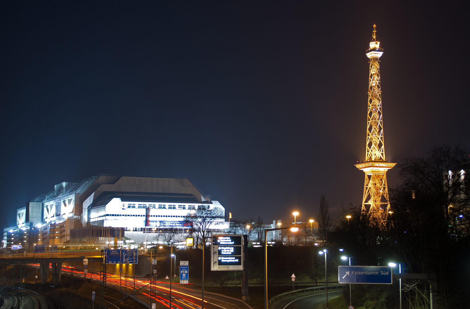 Berlin: ICC und Funkturm bei Nacht