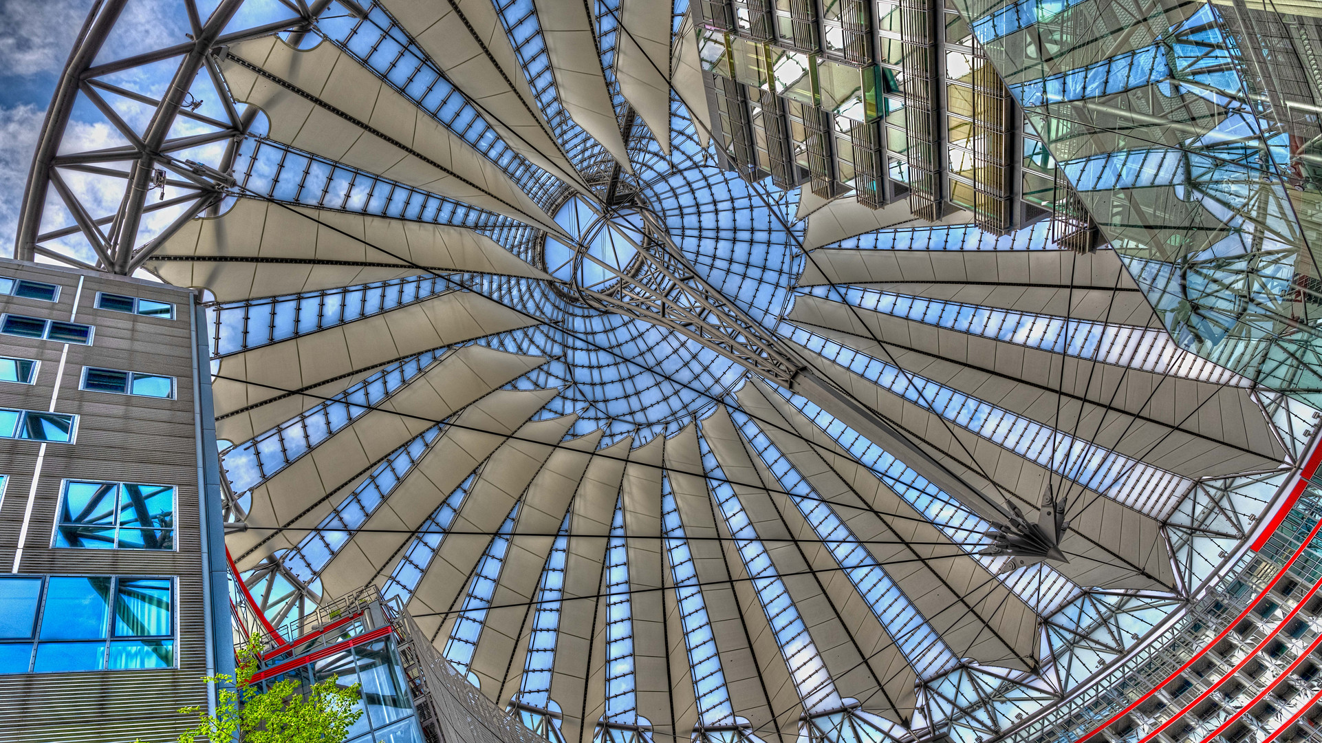 Berlin im Sommer - Sony Center