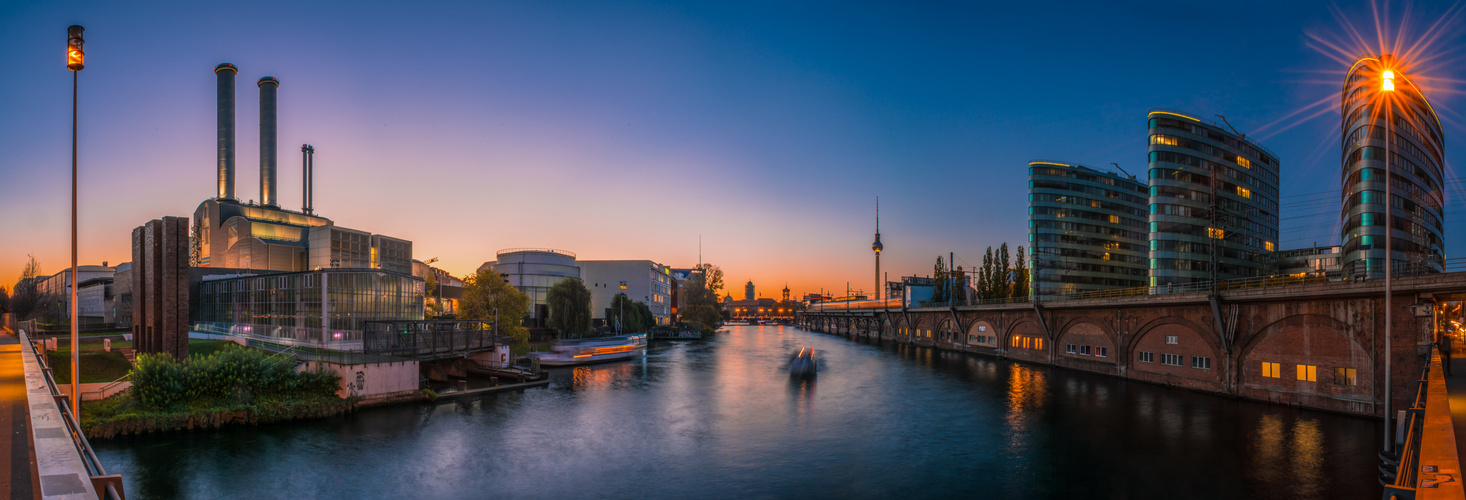 Berlin Jannowitzbrücke Panorama bei Sonnenuntergang