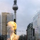 Berlin, mannequin, fersehenturm et reflet