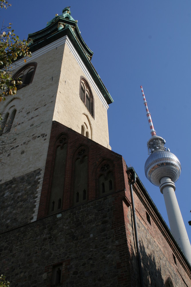 Berlin - Marienkirche vor Fernsehturm