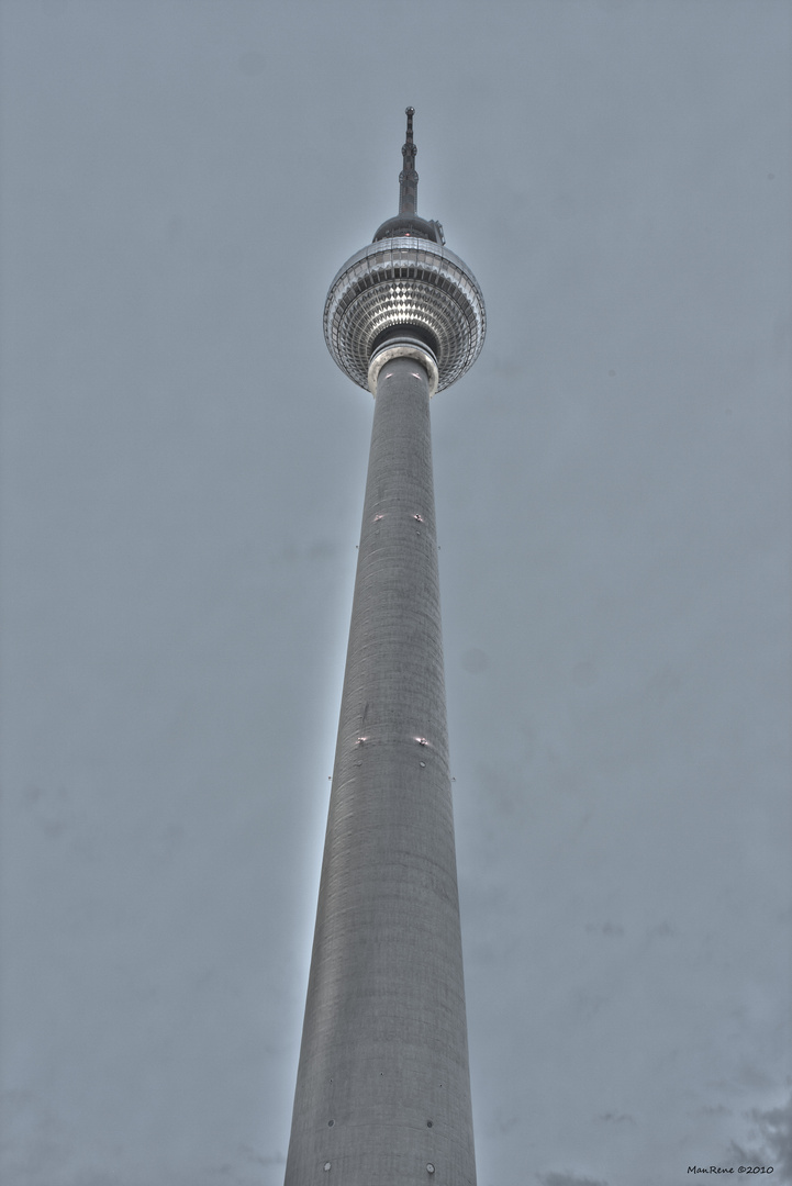 Berlin / Mitte / am Fuße des Fernsehturms