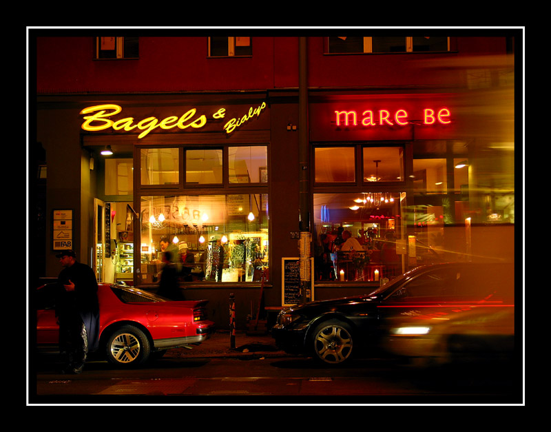 Berlin Mitte bei Nacht 16 - Gelb-Rot