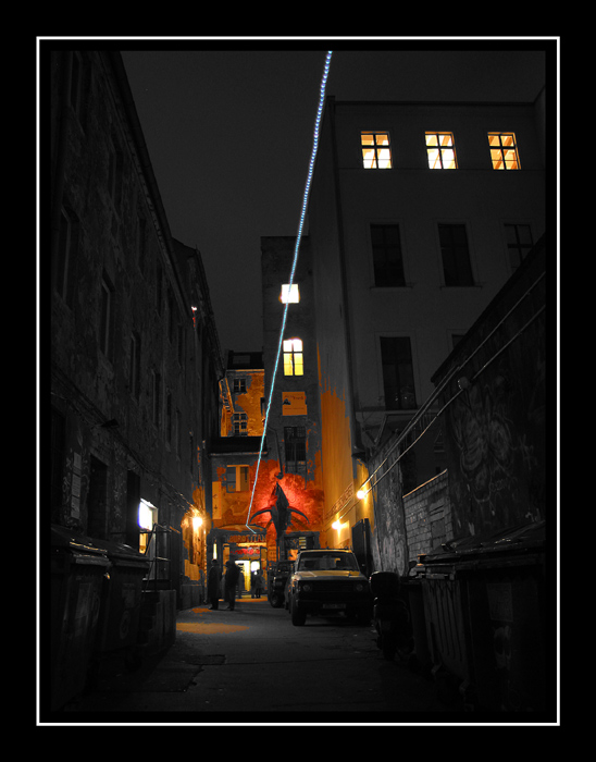 Berlin Mitte bei Nacht 17 - Gelb-Rot von Ansgar Piel