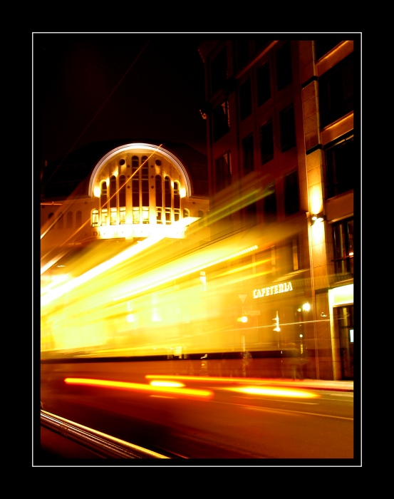 Berlin Mitte bei Nacht 7 - Gelb