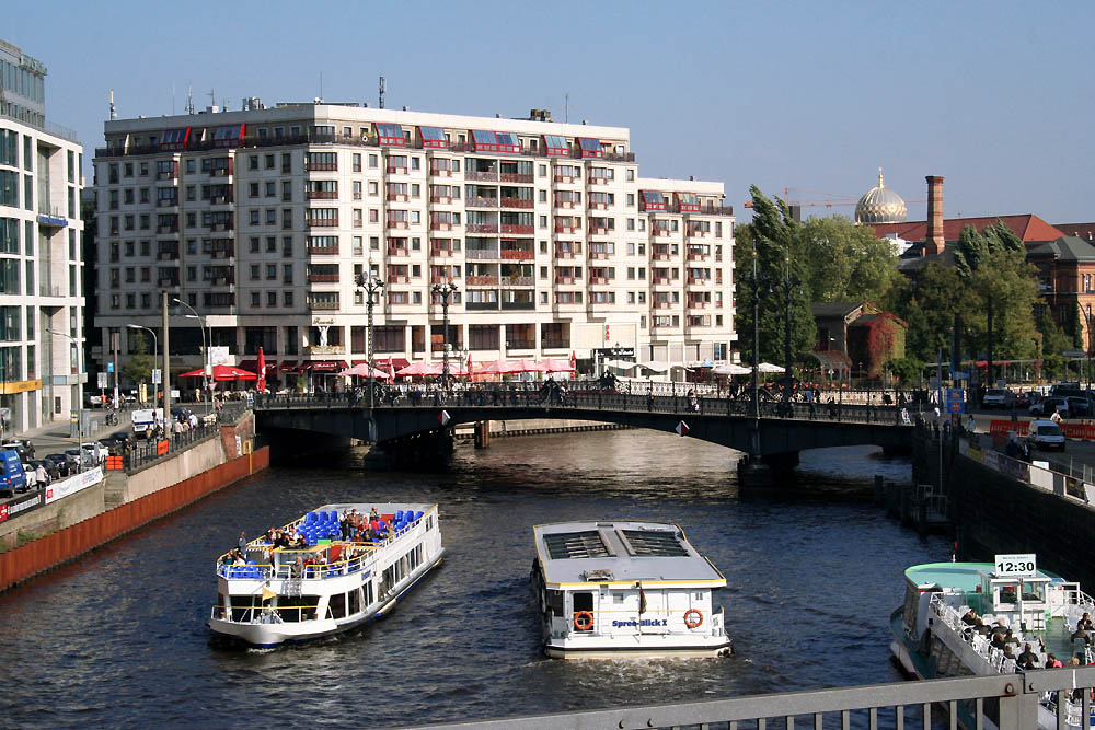 Berlin Mitte - Weidendammer Brücke Oktober 2010