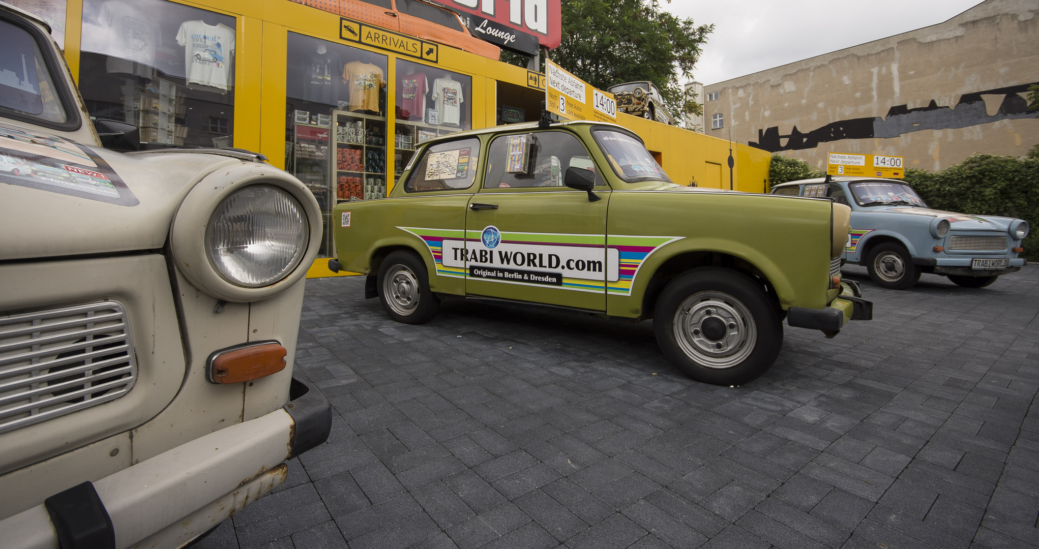 Berlin - Mitte - Zimmerstraße - Trabi World - 02