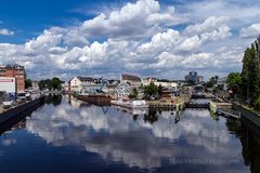 BERLIN-NEUKÖLLN. BLICK ZUM OBERHAFEN.