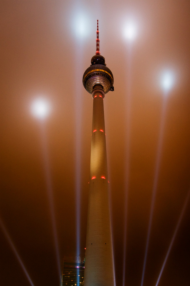Berlin-Nightlife: Fernsehturm di Wolfgang Meinberg Berlin