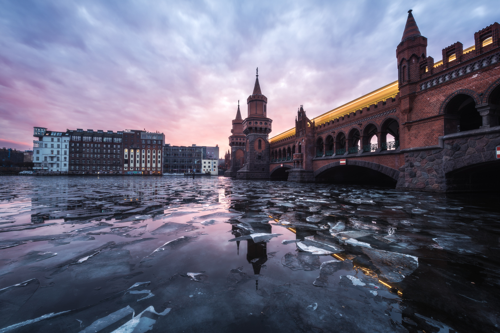 Berlin - Oberbaumbrücke im Abendrot