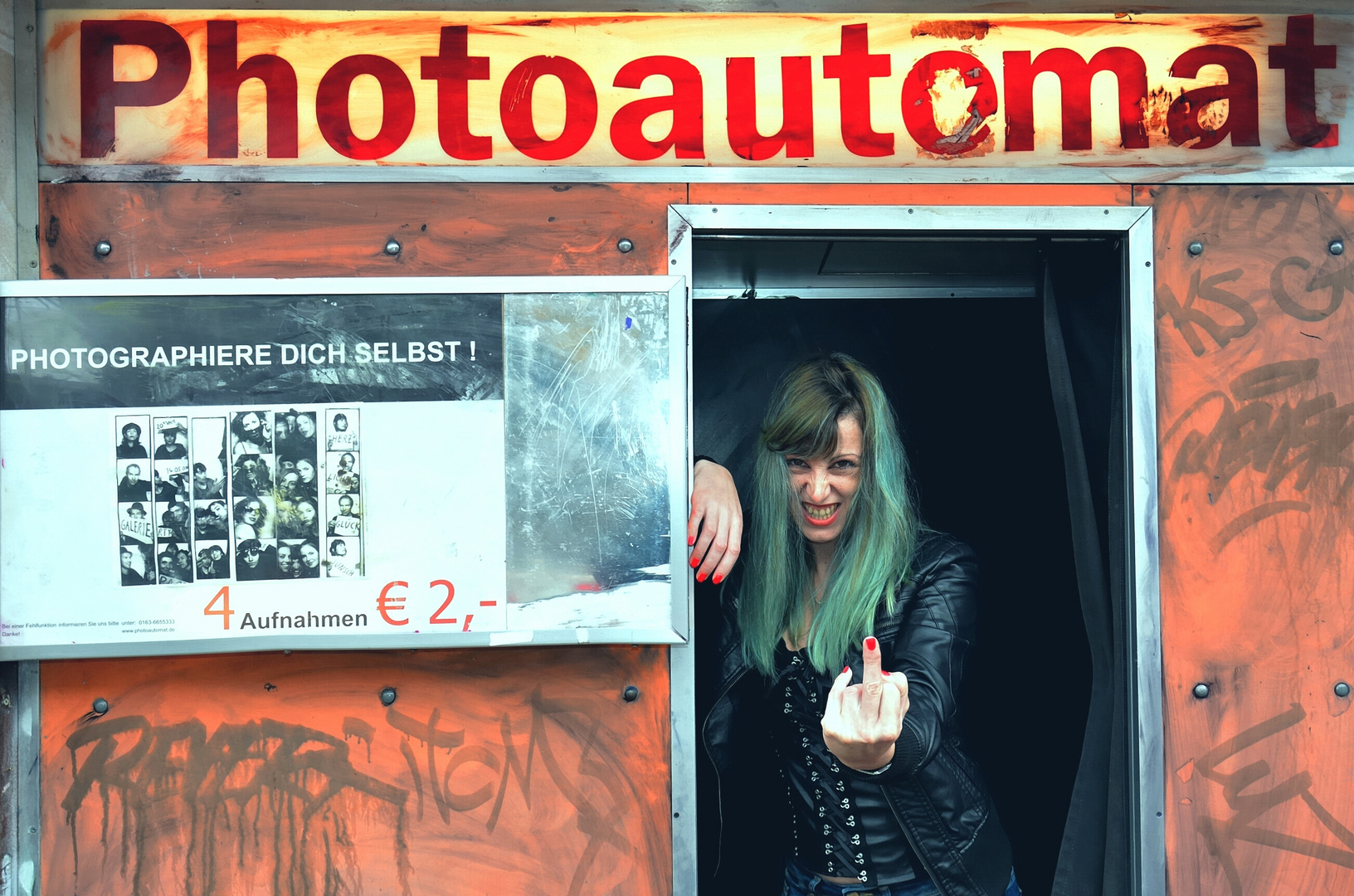 Berlin - “OSTKREUZ CROSSROADS” – People of(f) FhainXberg / Photoprojekt by Günther Schaefer. No.63