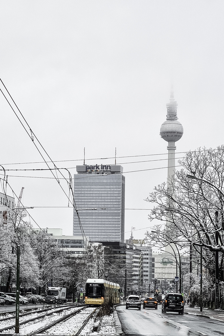 Berlin Prenzlauer Allee Blick auf den Fernsehturm