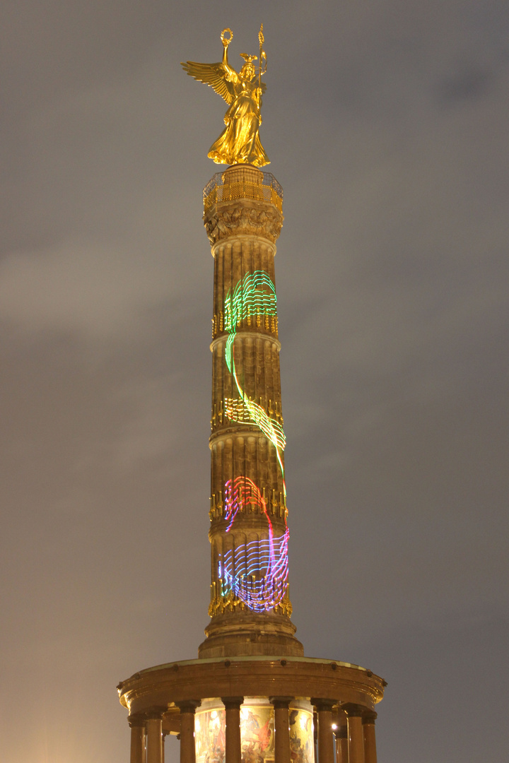 berlin - rainbow at night