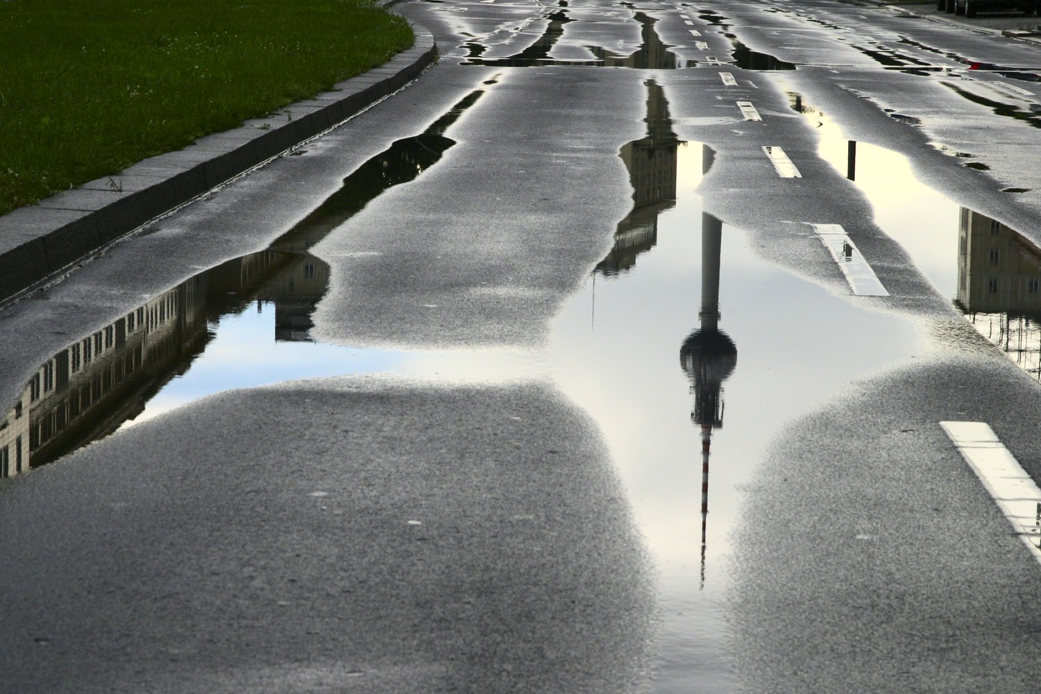 Berlin, reflet de la Fersehen Turm