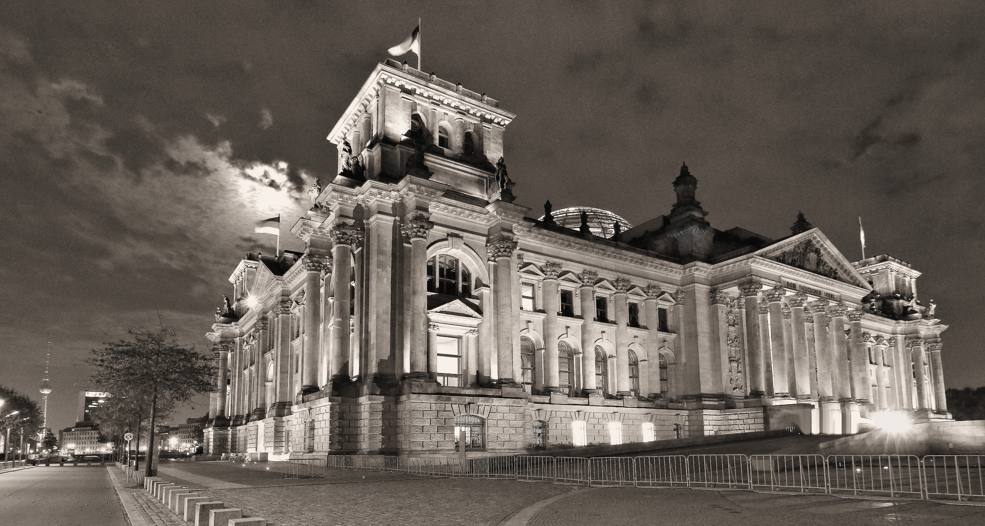 Berlin Reichstag bei Nacht