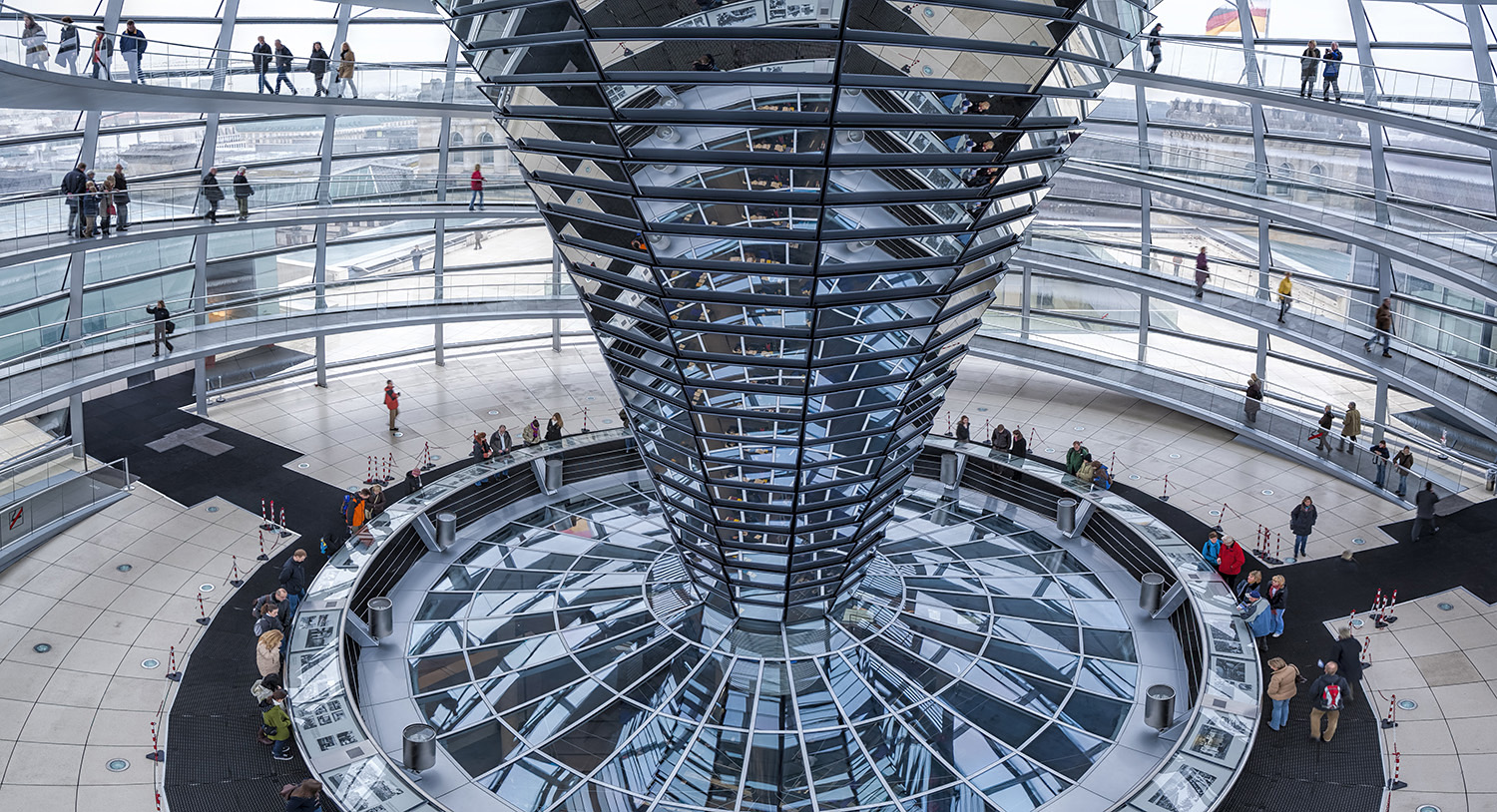 Berlin Reichstagskuppel Innenaufnahme Panorama