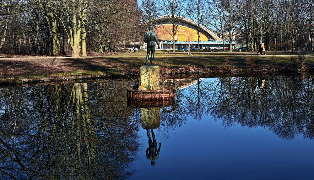 BERLIN - Schwangere Auster -