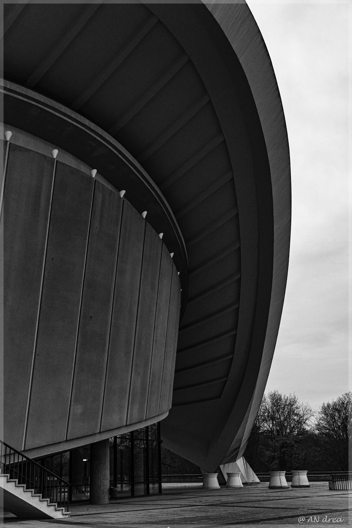 Berlin - Schwangere Auster - Haus der Kulturen