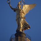 Berlin: Siegessäule im Abendlicht