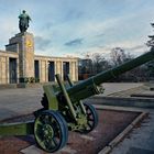 BERLIN - Sowjetisches Ehrenmal Tiergarten -