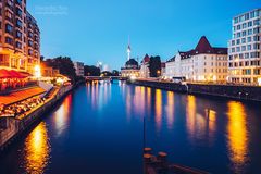 Berlin - Spree-Skyline / Friedrichstrasse