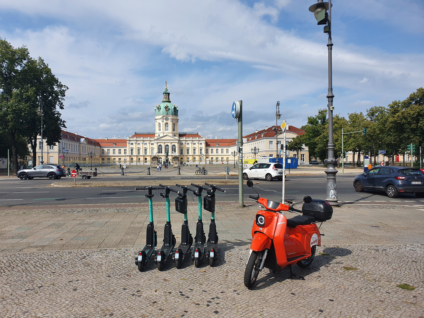 Berlin:  .statt Pferdekutschen...