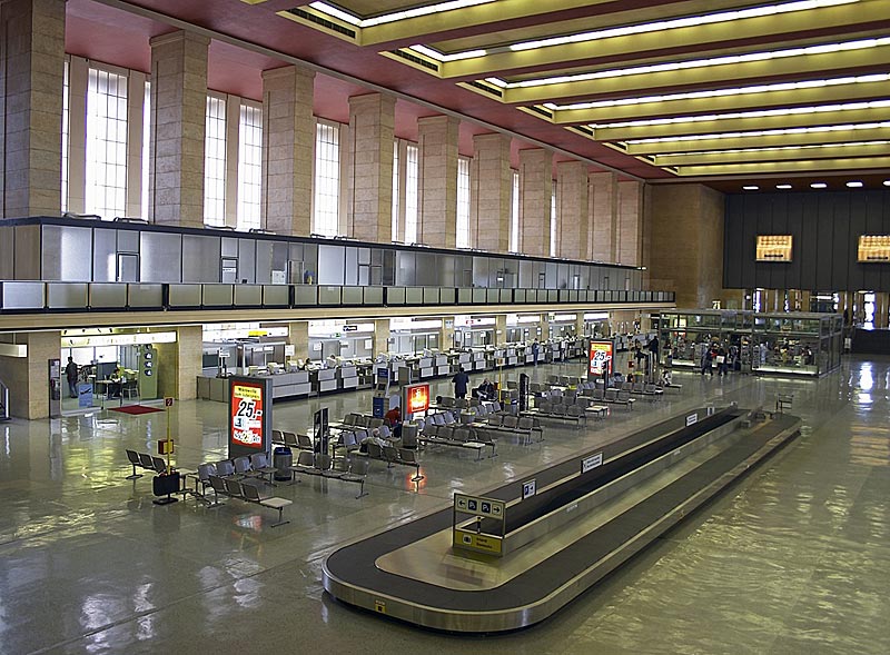 Berlin - Tempelhof von innen...