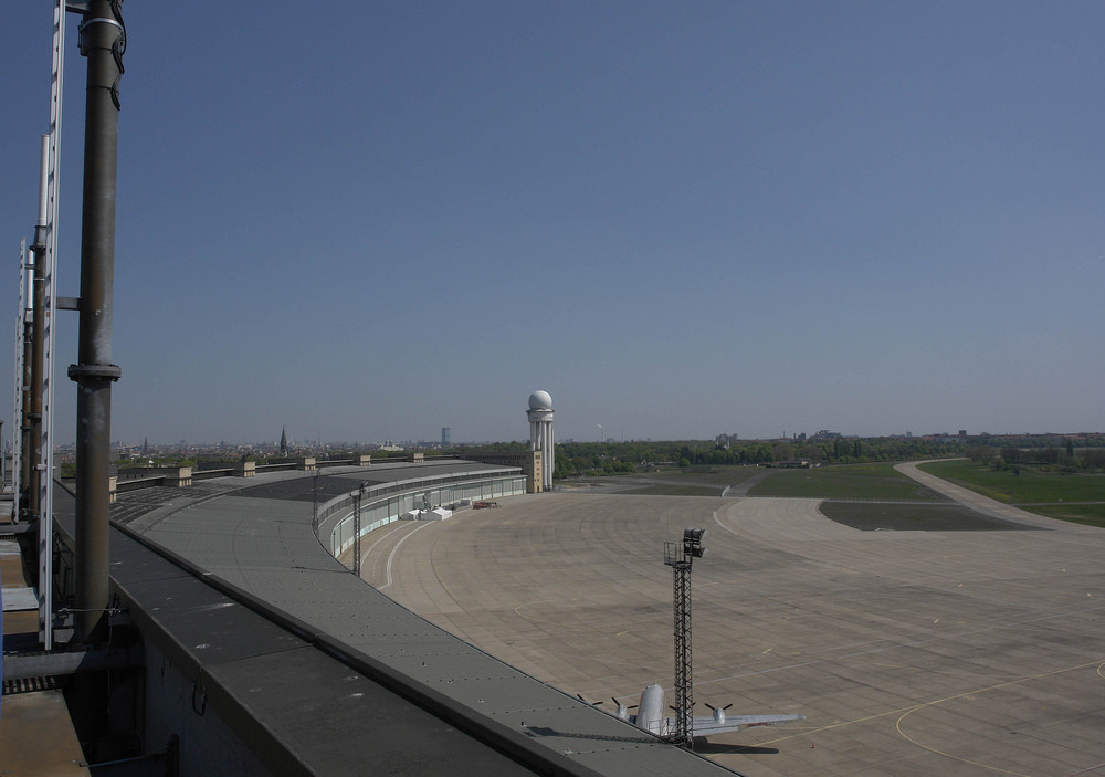 Berlin-Tempelhof, - XV.