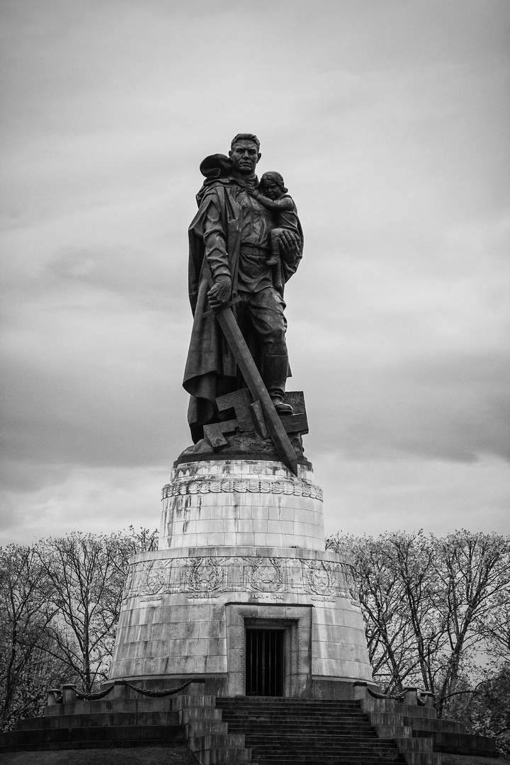 Berlin Treptow - Sowjetisches Ehrenmal