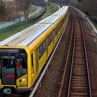 Berlin, U5 der Baureihe H auf dem Weg zum Alexanderplatz in Berlin-Biesdorf