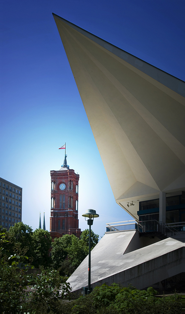 Berlin - Uhrenturm des Roten Rathauses