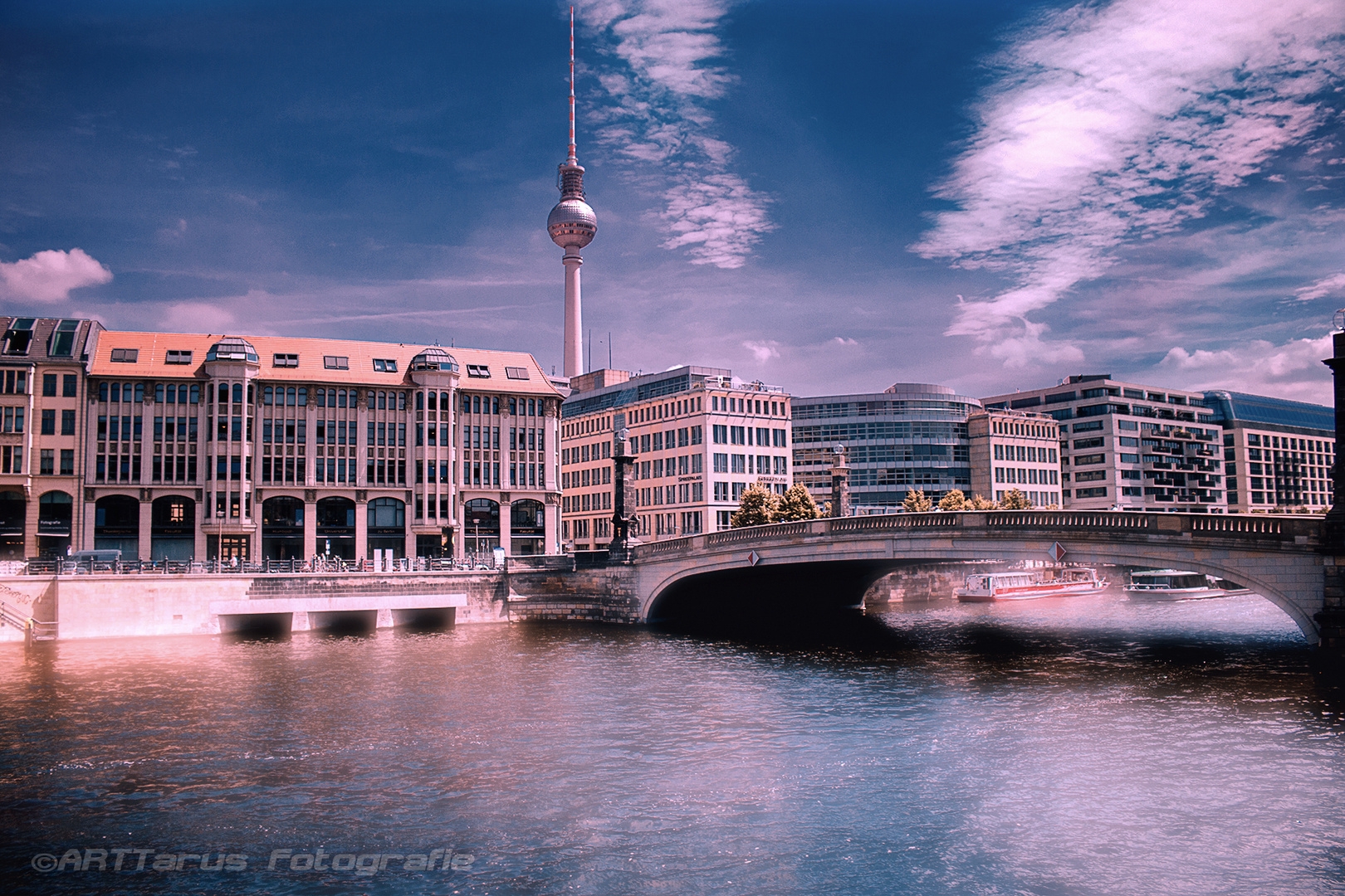 Berlin Und Schones Wetter Foto Bild Architektur Berlin Spree Bilder Auf Fotocommunity