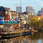 BERLIN. UNGEWOHNTER STADTBLICK AM RANDE DER SPREE