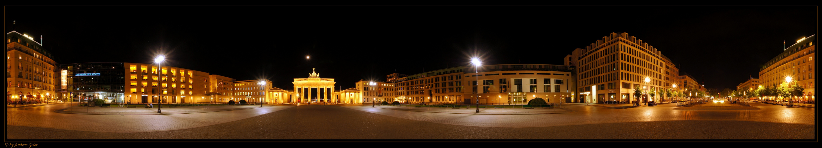 Berlin - Unter den Linden, vor dem Brandenburger Tor 360Grad rundum Ansicht