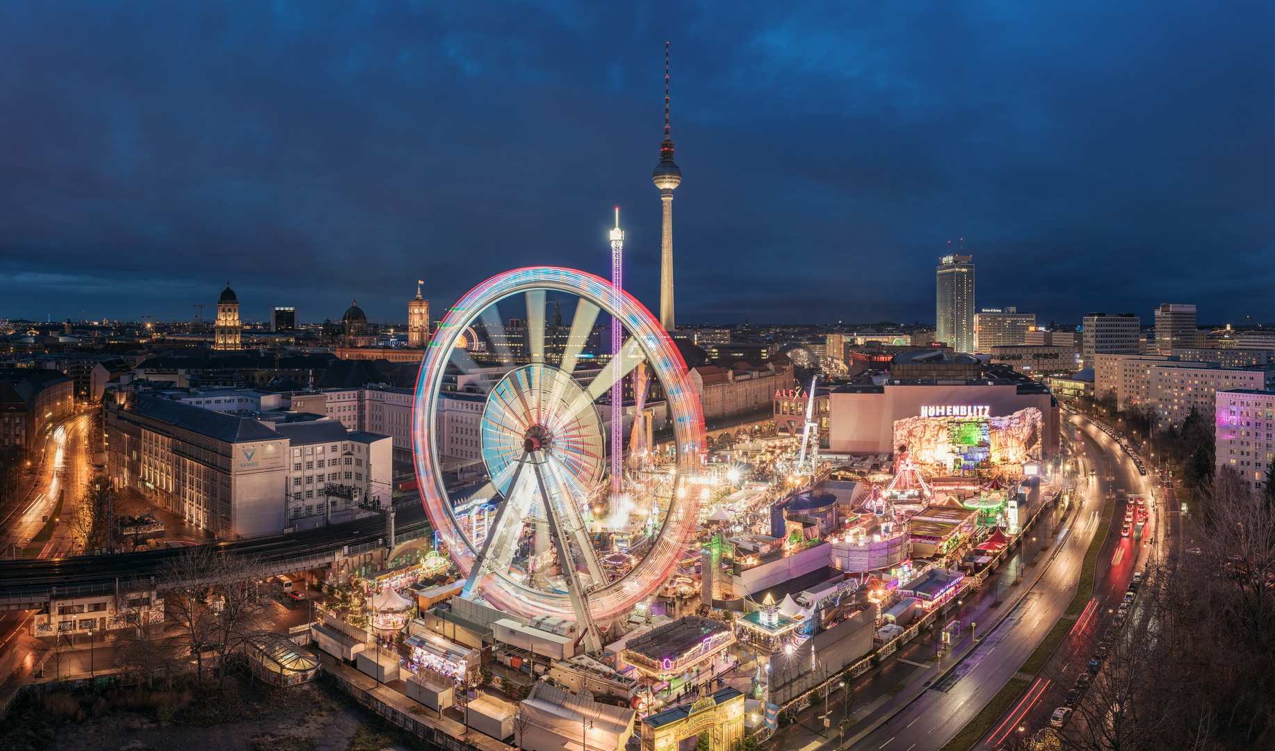 Berlin Weihnachstmarkt am Alexanderplatz Foto & Bild deutschland