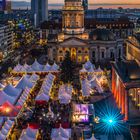 Berlin Weihnachtsmarkt am Gendarmenmarkt von Oben