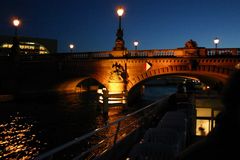 Berliner Brücke bei Nacht