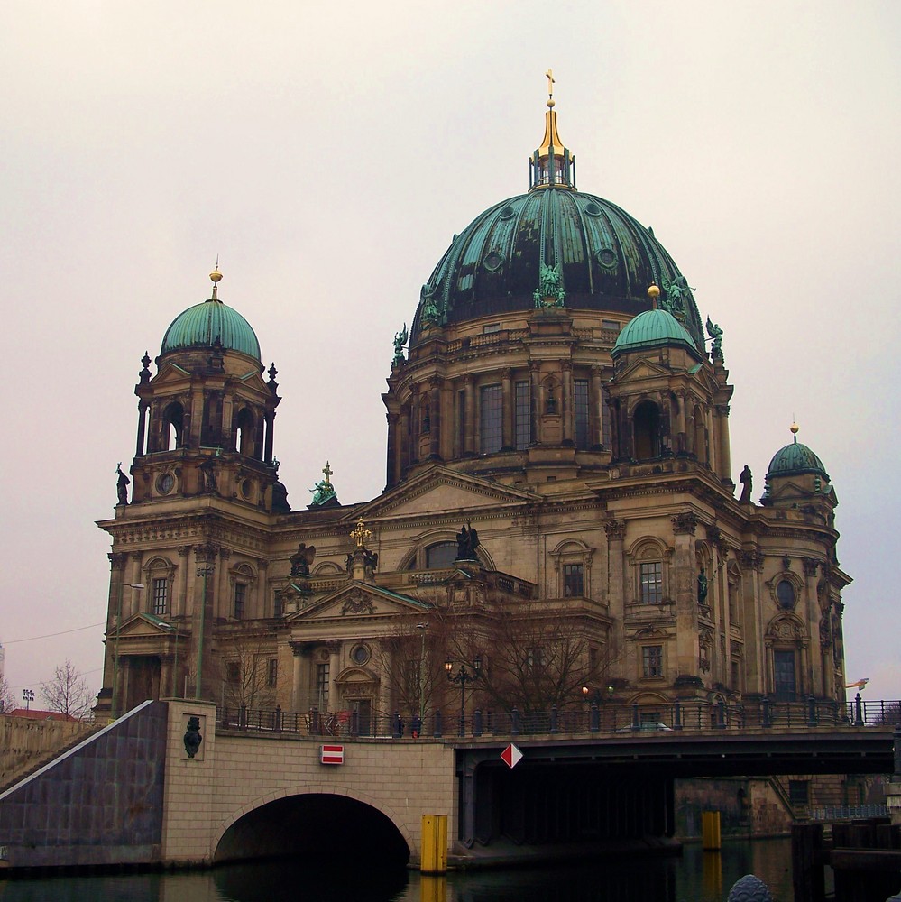 BERLINER DOM