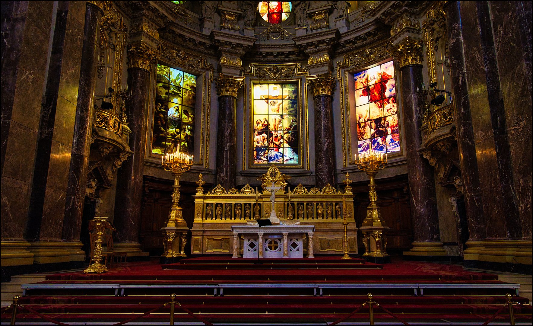 ...Berliner Dom - Altar...