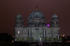 Berliner Dom am Lustgarten beim Festival of Lights 2015