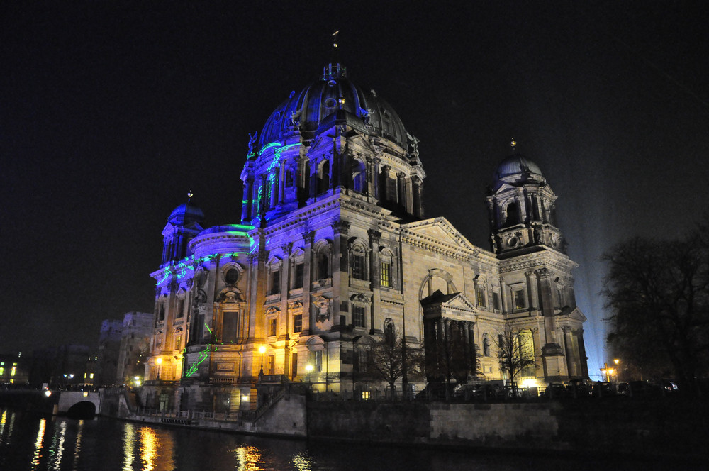 Berliner Dom, angestrahlt beim Festival of Lights