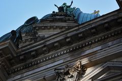 Berliner Dom aus der Schiffsperspektive