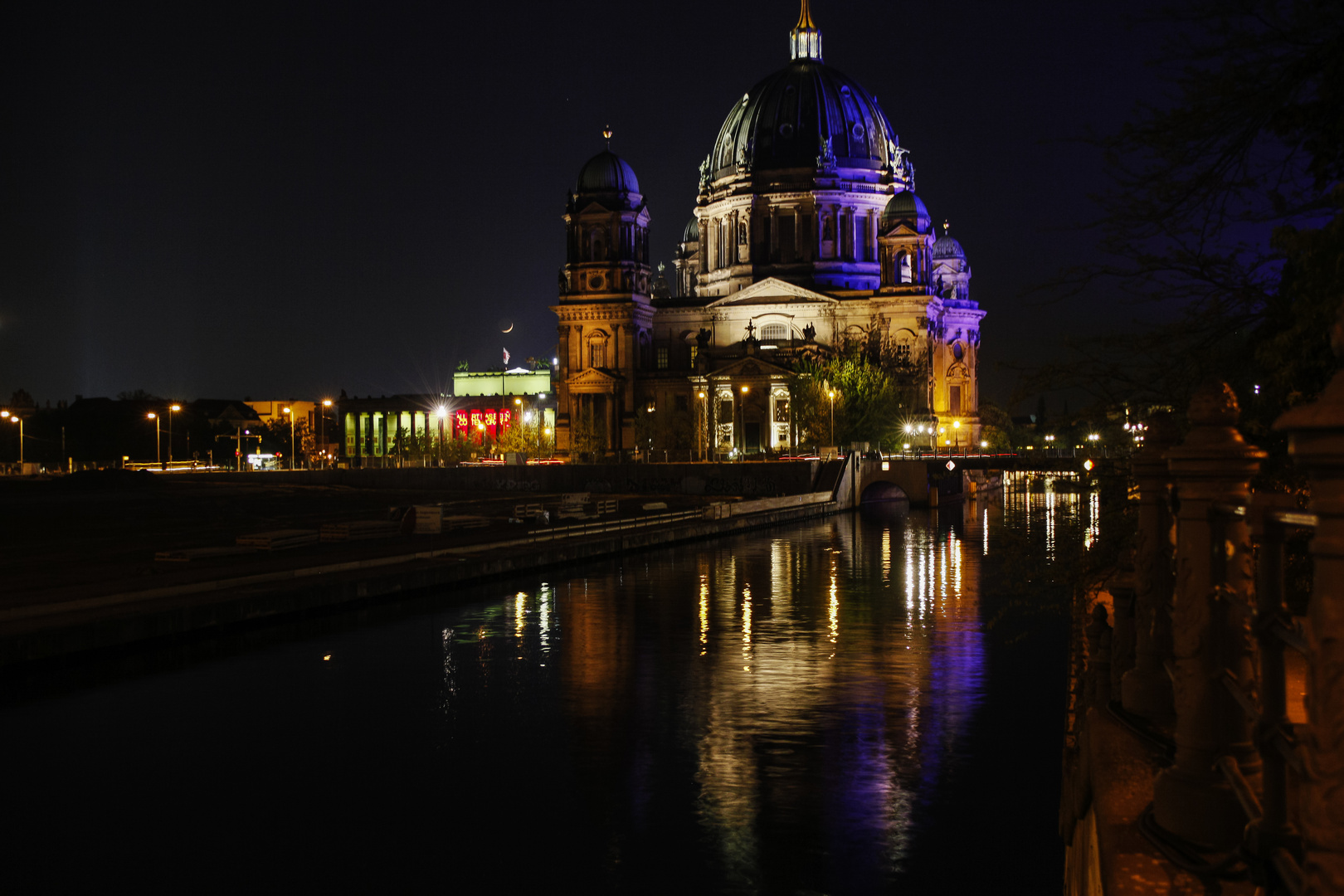 Berliner Dom bei Nacht