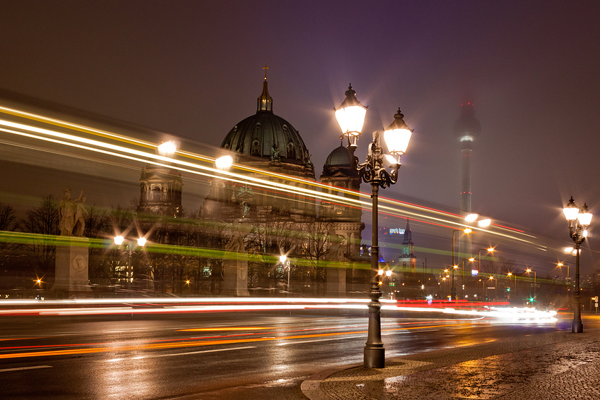 Berliner Dom bei Nacht