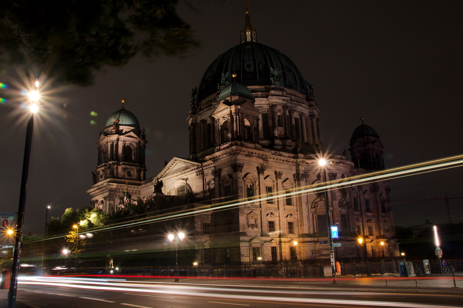 Berliner Dom bei Nacht