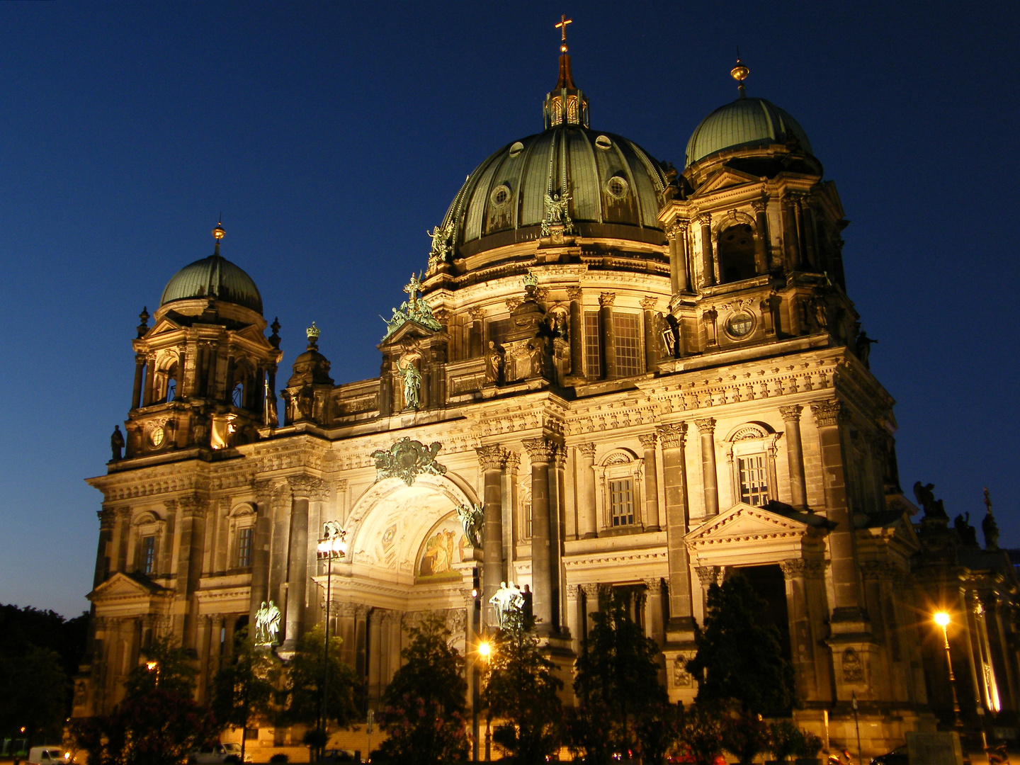 Berliner Dom bei Nacht