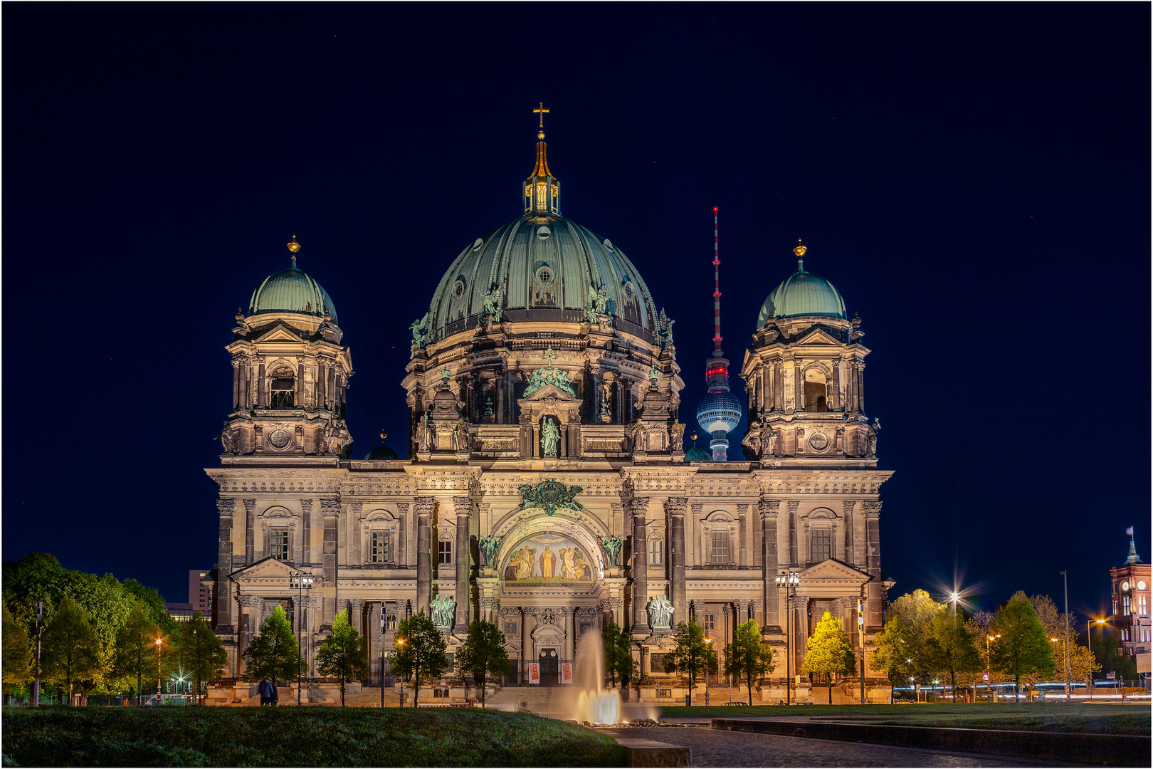 Berliner Dom bei Nacht